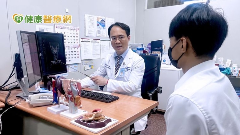 點我看大圖 大啖山珍海味竟引爆右上腹痛!當心膽結石作怪