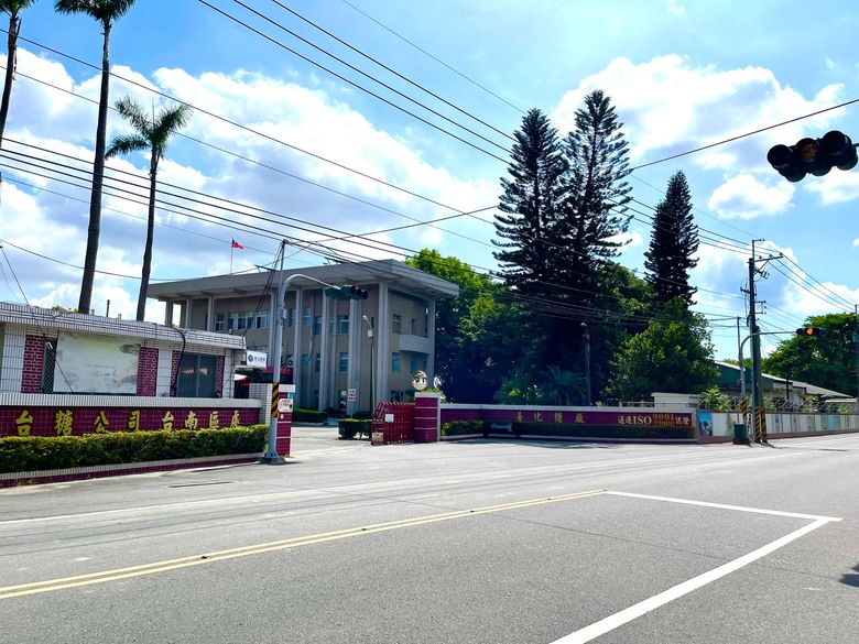 點我看大圖 善化糖廠雙面臨路美農地