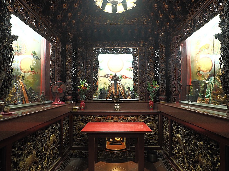 【小惡魔金龍踏春】鄞山寺(汀州會館)、龍山寺、清水巖、福佑宮、重建街、日本警官宿舍、滬尾小學校禮堂,附掛真理街阿給 — 淡水古蹟一日行旅 上半場