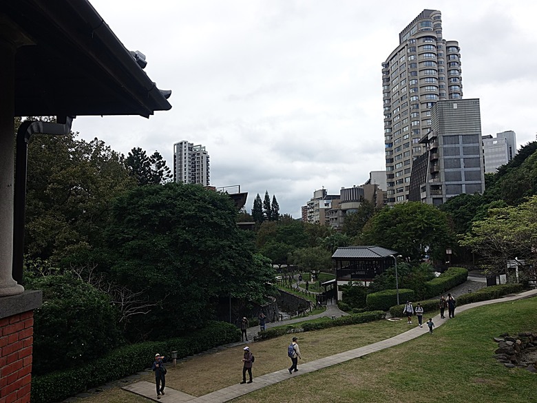 北投溫泉博物館、梅亭旅客服務中心、北投公民會館、普濟寺、地熱谷、凱達格蘭文化館、北投公園、北投圖書館、前日軍衛戍醫院北投分院 — 北投公園週邊冬季散策