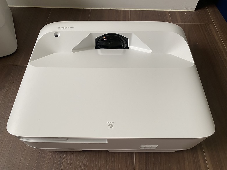 【體驗分享】Epson EH-LS650! 輕鬆、簡潔滿足您日常電視與家庭劇院需求的好選手!