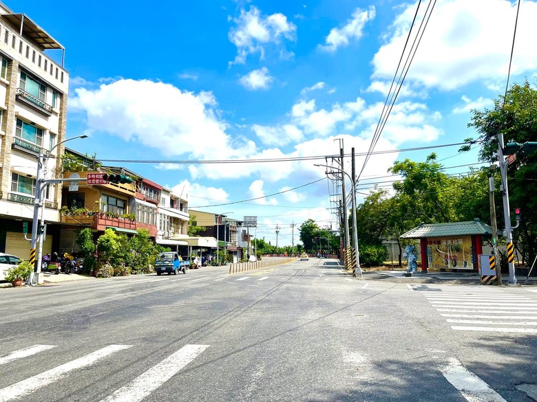 點我看大圖 善化糖廠雙面臨路美農地