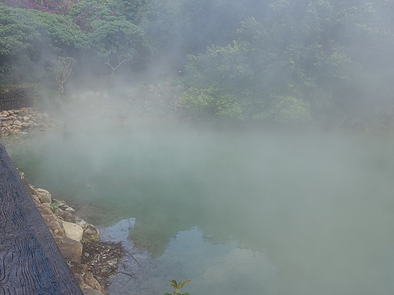 北投溫泉博物館、梅亭旅客服務中心、北投公民會館、普濟寺、地熱谷、凱達格蘭文化館、北投公園、北投圖書館、前日軍衛戍醫院北投分院 — 北投公園週邊冬季散策