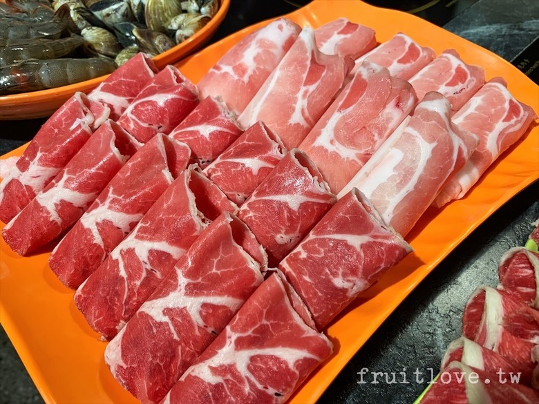 點我看大圖 40~50種新鮮蔬菜、魯肉飯、冰淇淋吃到飽