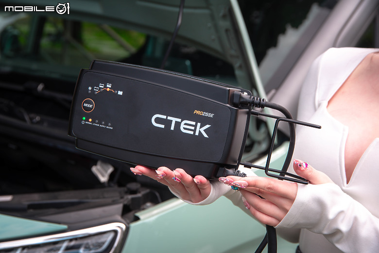 CTEK PRO25SE 智慧車用電瓶充電器開箱測試｜充電效率有感提升，定期使用方能發揮最大價值！