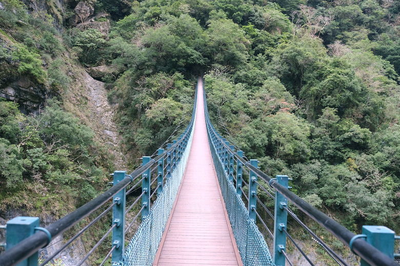 點我看大圖 【錐麓古道】挑戰內心懼高症的一條絕美懸崖峭壁古道