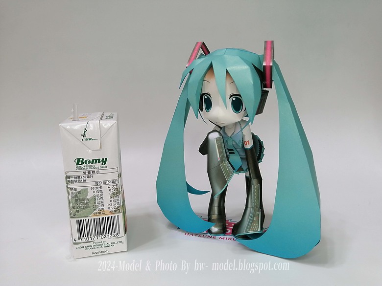 點我看大圖 VOCALOID 初音未來(Q版) 紙模型 製作