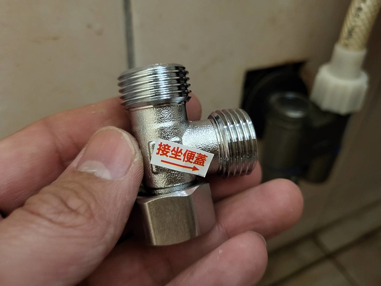 【小惡魔金龍踏春】浴廁最值得購入的家電商品|瞬熱型免治馬桶座