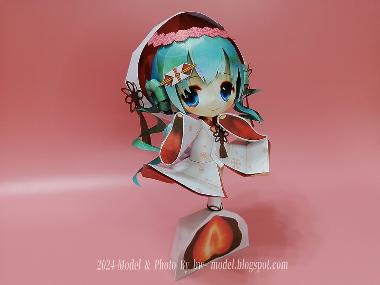 點我看大圖 VOCALOID 初音未來(雪未來2013Ver.) 紙模型 製作