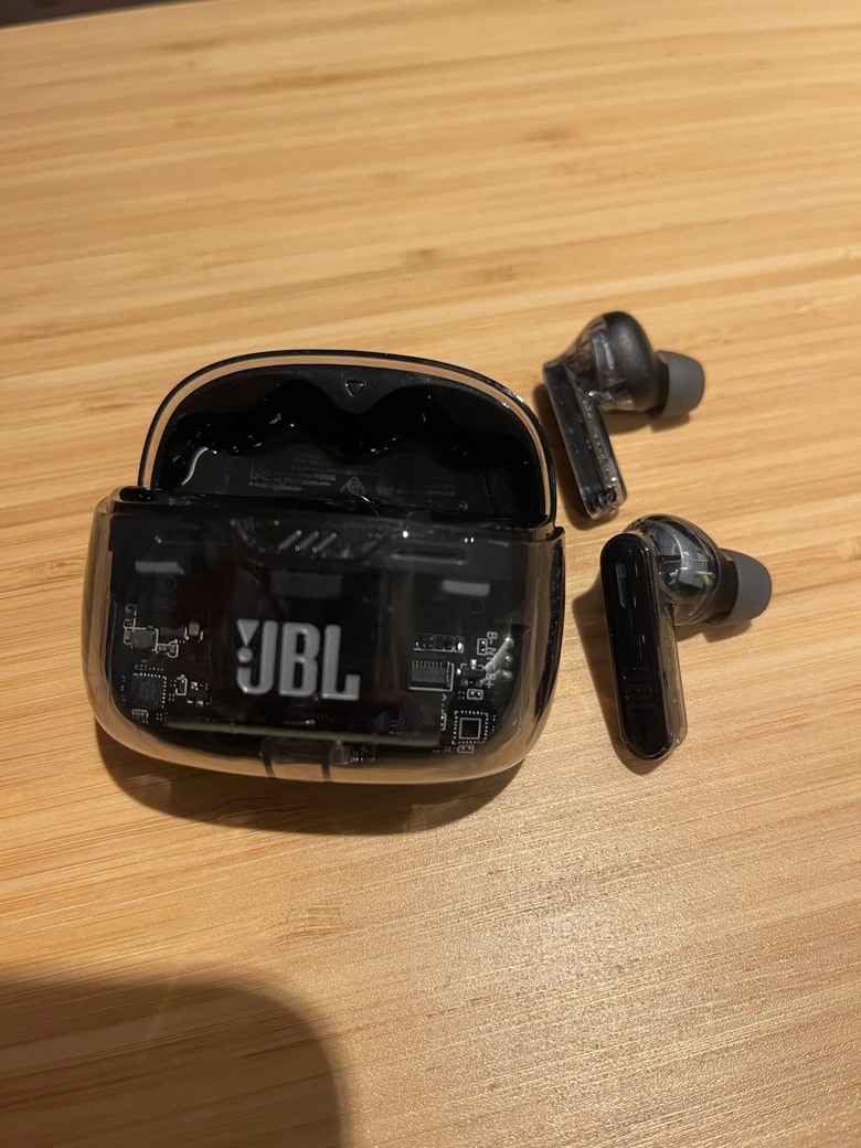 滿滿的科技感-JBL TUNE BEAM GHOST