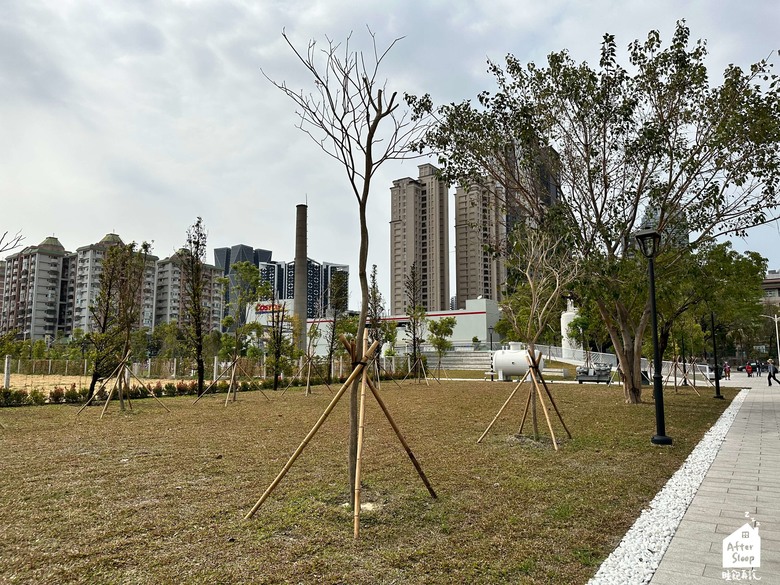 高雄前鎮｜台塑王氏昆仲公園＿中華好市多旁的散步新據點