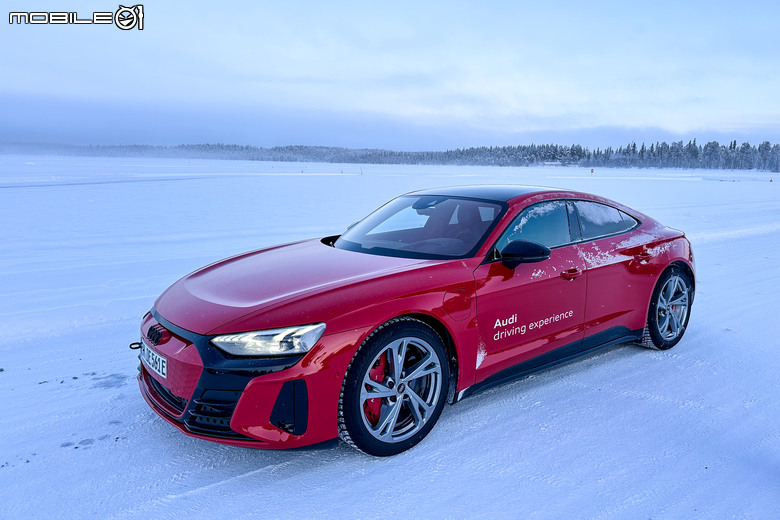 Audi Ice Driving Experience 極地冰上體驗|學習華麗冰上甩尾、飽覽極地獨特風情!