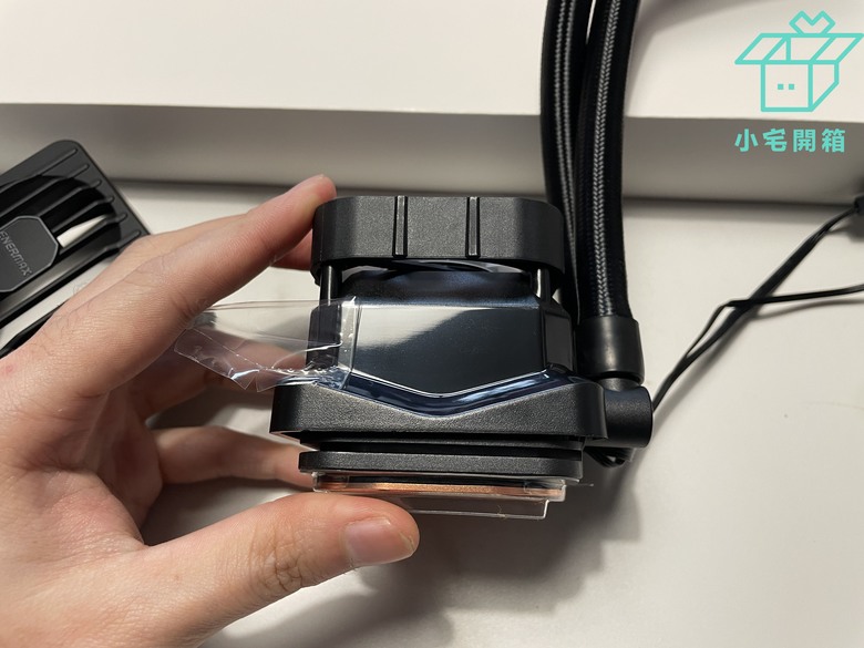 【小宅開箱】4風扇的高效能水冷散熱器，安耐美 LIQMAXFLO 360 ARGB一體式水冷散熱器開箱