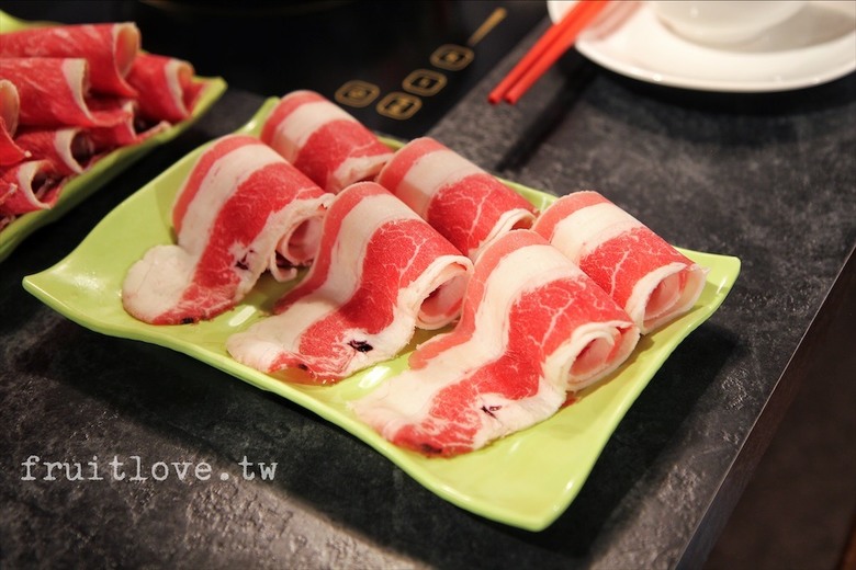 點我看大圖 40~50種新鮮蔬菜、魯肉飯、冰淇淋吃到飽
