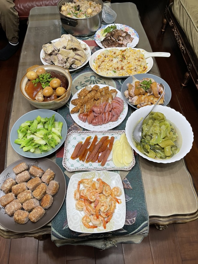 【小惡魔金龍踏春】龍年年夜飯Part I -在岳母家的除夕圍爐年夜飯分享 & 年夜飯的典故由來分享~
