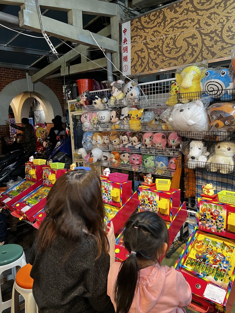 【小惡魔金龍踏春】 劍潭踏青賞圓山飯店之美，士林夜市的夜晚探險