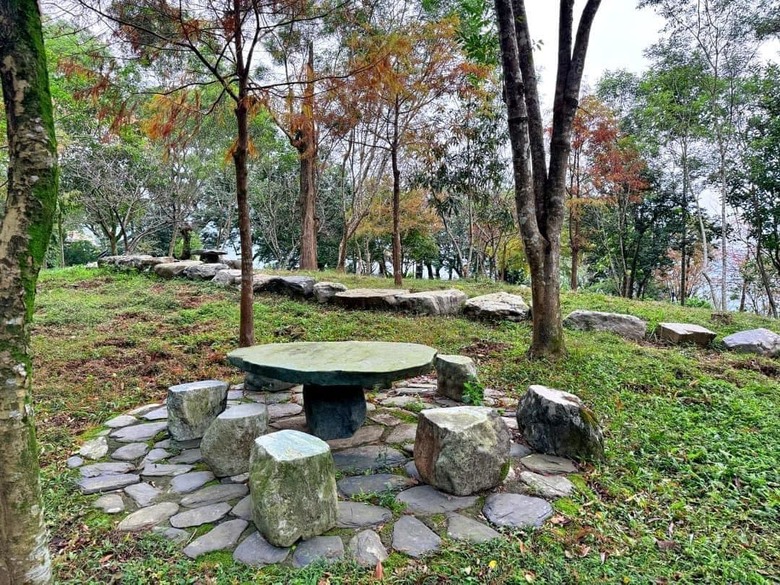 【小惡魔金龍踏春】之香格里拉踏青/住宿/農場