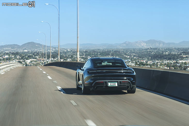【海外新訊】續航力、充電效率皆大幅提升,小改款Porsche Taycan發表在即!