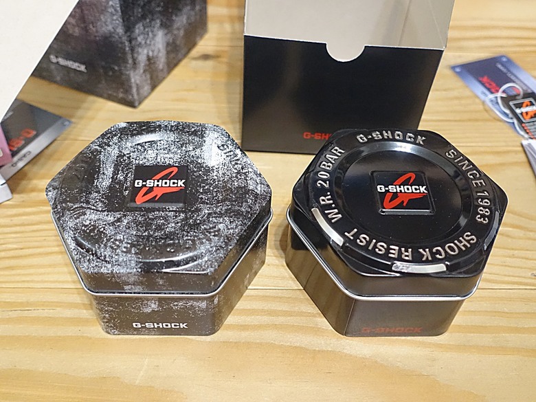 【小惡魔金龍踏春】 CASIO G-SHOCK 農家橡樹計時錶雙開箱 — 黑色金屬錶殼帆布錶帶款(GM-2100CB-1A) v.s. 亮銀錶殼灰色帆布錶帶款(GM-2100C-5A)