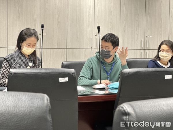 單元8地上權「僅富華創新投標」加價84萬拿819坪地