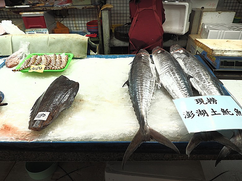 臺灣鳳梨工場、蚵仔寮漁市場、愛琴海岸海景渡假農場、橋頭糖廠、明寧靖王墓,外掛位在屏東的勝利星村V.I.P Zone — 2024年【小惡魔金龍踏春】春節假期遊程之一