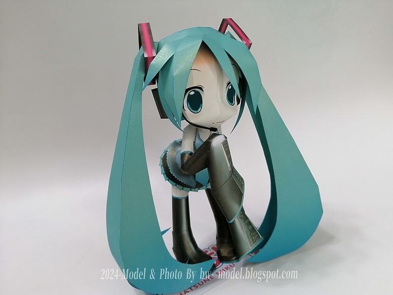 點我看大圖 VOCALOID 初音未來(Q版) 紙模型 製作