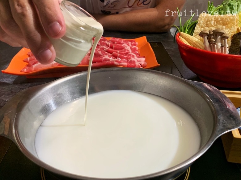 點我看大圖 40~50種新鮮蔬菜、魯肉飯、冰淇淋吃到飽