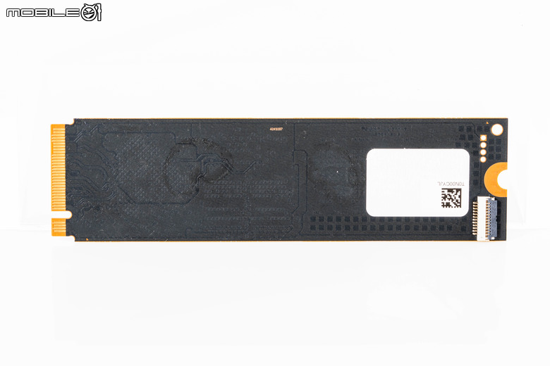 美光 Micron 3500 SSD 固態硬碟開箱實測 以專業加速設計提供更高主機/筆電效能提升