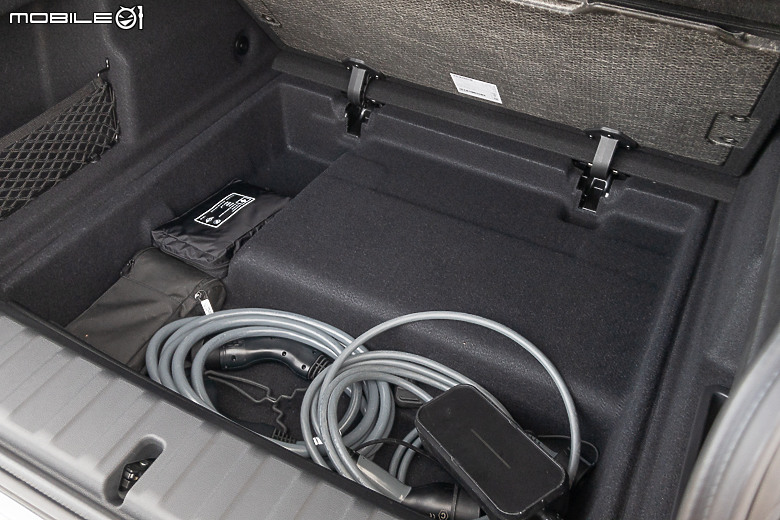 BMW iX2 xDrive30 葡萄牙試駕|重整旗鼓依舊叛逆,渾身電力再戰跑旅級距!