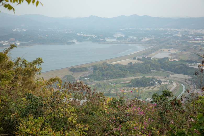 【小惡魔金龍踏春】高雄小崗山健行步道、崗山之眼天空廊道