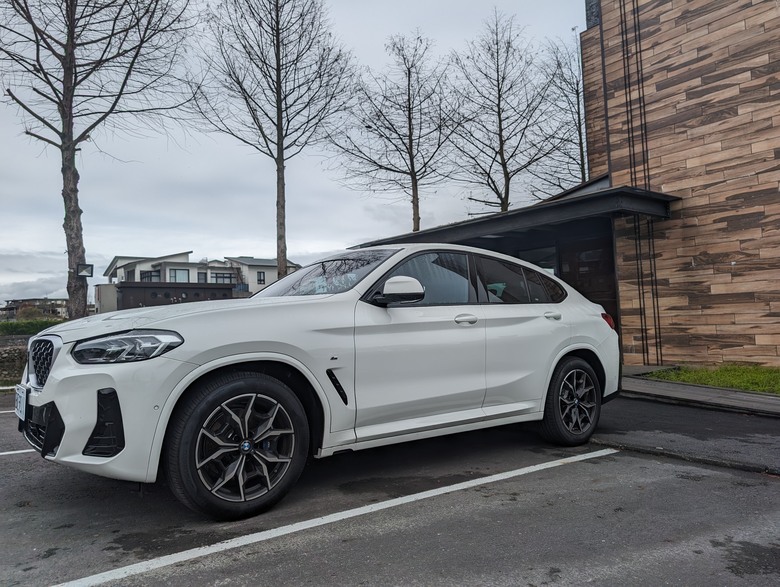 [開箱，建築師詳解 ] BMW X4 30i M sport - 外型帥氣，內在細膩的歐系跑旅
