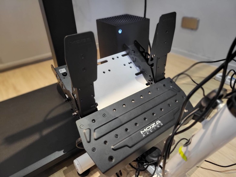 每個男孩子的夢想遊戲空間-寬螢幕：GIGABYTE AORUS CO49DQ+ Arozzi Velocita+MOZA賽車組