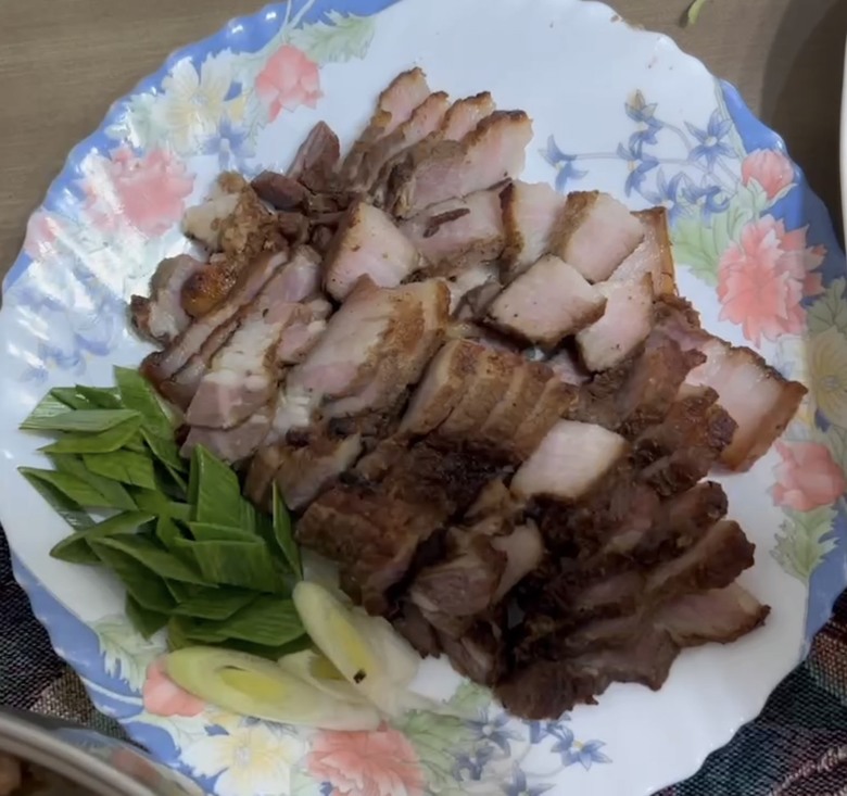 【小惡魔金龍踏春】龍年年夜飯Part I -在岳母家的除夕圍爐年夜飯分享 & 年夜飯的典故由來分享~