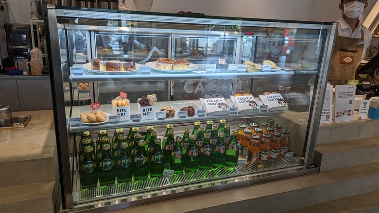 【小惡魔金龍踏春】CAFEIN硬咖啡桃園總廠(DICKIES聯名咖啡觀光工廠)店一遊~