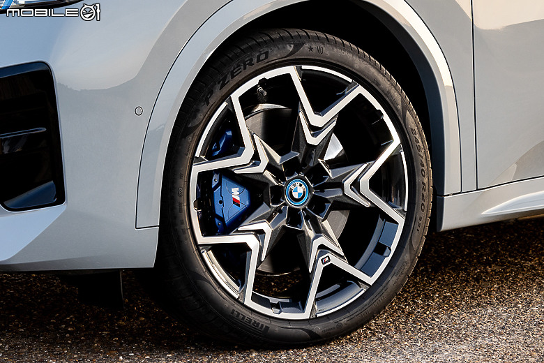 BMW iX2 xDrive30 葡萄牙試駕|重整旗鼓依舊叛逆,渾身電力再戰跑旅級距!
