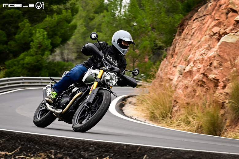 Triumph Speed 400/Scrambler 400 X西班牙試駕|雙生兄弟性格大不同!兩車究竟該怎麼選?