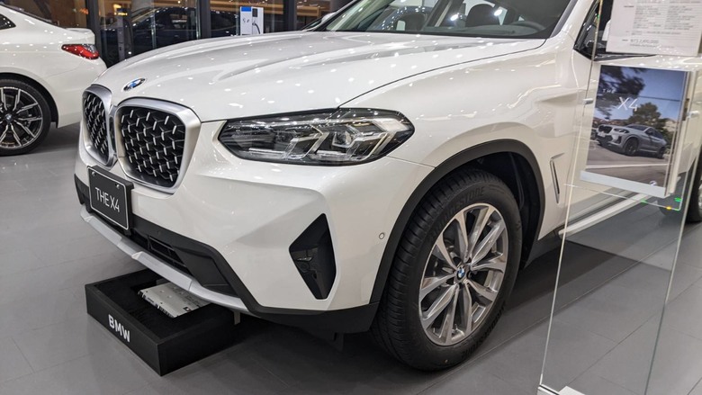 [開箱，建築師詳解 ] BMW X4 30i M sport - 外型帥氣，內在細膩的歐系跑旅