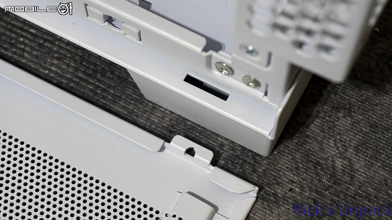 【開箱】自帶燈條更加獨特吸睛 | LIAN LI O11 Dynamic EVO RGB WHITE