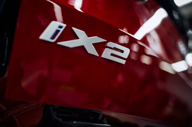 雖然入門，但續航表現更優！全新BMW iX2 eDrive20正式登場