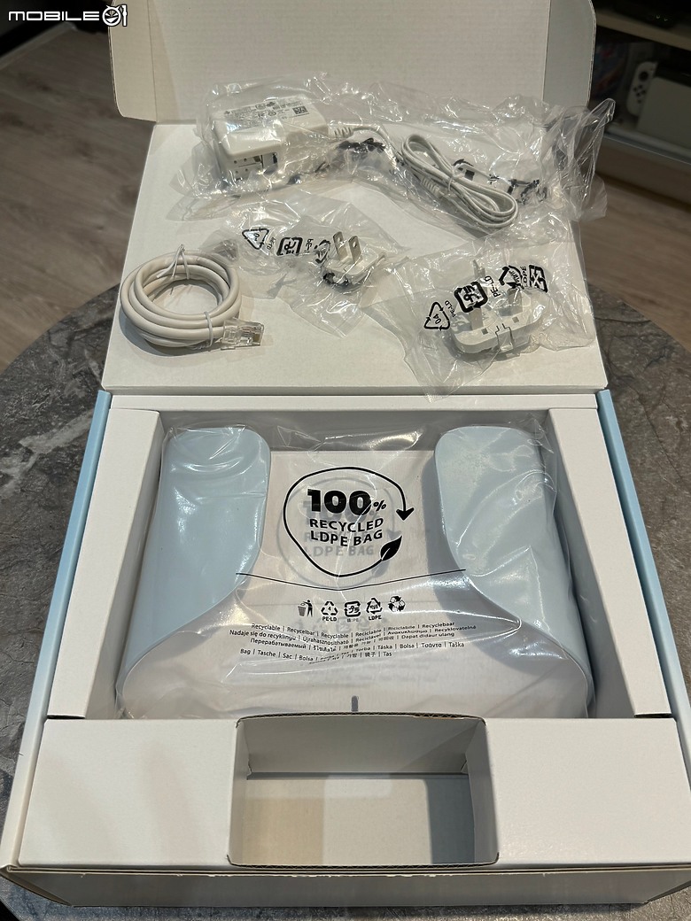 點我看大圖 展翅的鵬鳥! D-Link天鷹座AX6000路由器M60開箱,吸睛外觀兼顧優異性能與環保節能設計