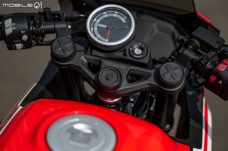 CFMOTO Papio XO-1搶先試駕|無害外型暗藏熱血本質!雖不完美但瑕不掩瑜!