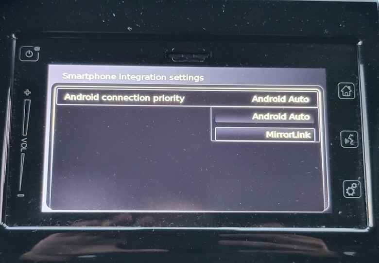 Swift 原廠車機無法自動連Android Auto的疑問?