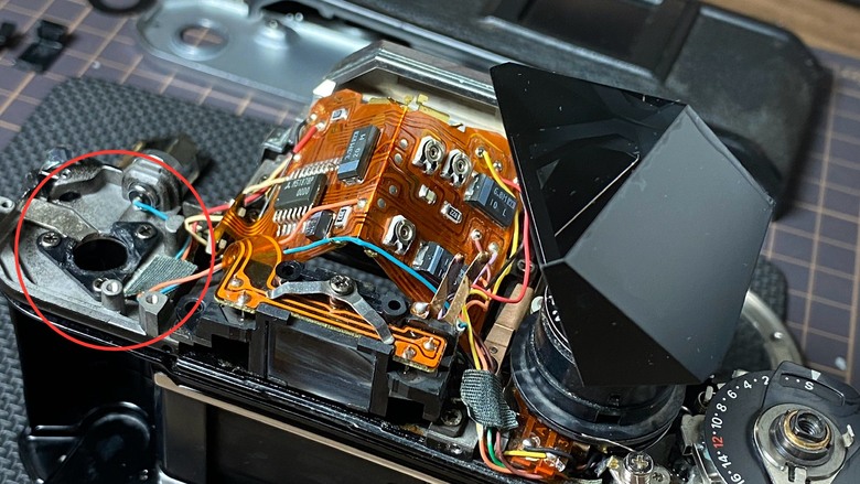 請問NIKON FM2 可共用零件的機型？