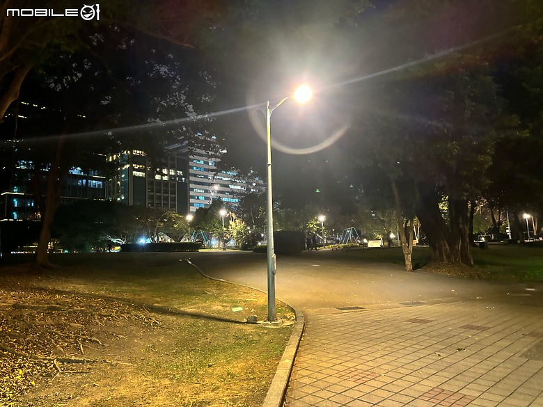 點我看大圖 【小惡魔金龍踏春】城市漫步健行:華山文創園區與三創一日遊