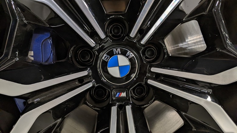 [開箱，建築師詳解 ] BMW X4 30i M sport - 外型帥氣，內在細膩的歐系跑旅