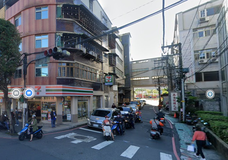 【小惡魔金龍踏春】上山看應景龍騰櫻花，下山靠人擠人喜啃肋排