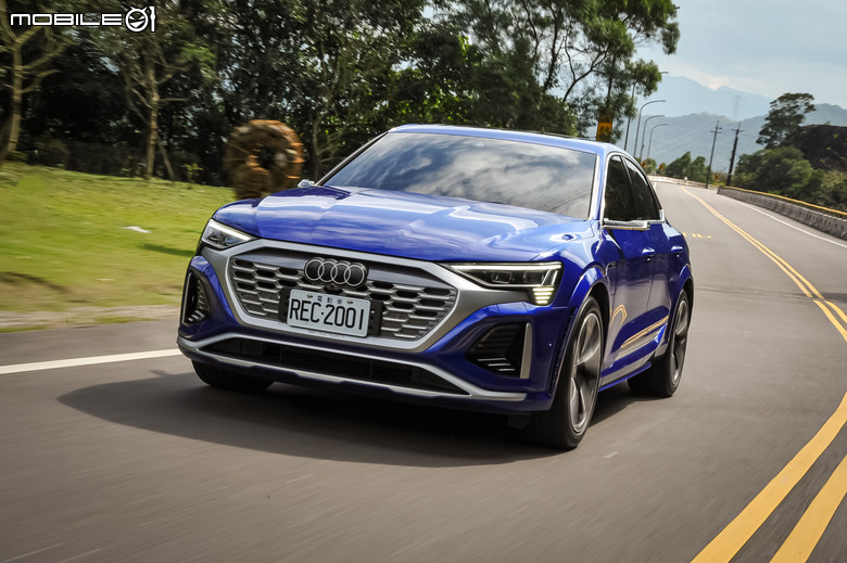 Audi SQ8 Sportback e-tron quattro 試駕|帥氣有型、科技與性能的美好融合!