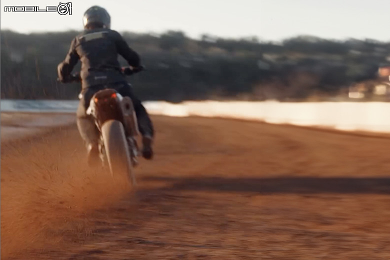 【海外快訊】Husqvarna神秘新車預告現身!會是黑箭/白箭901嗎?