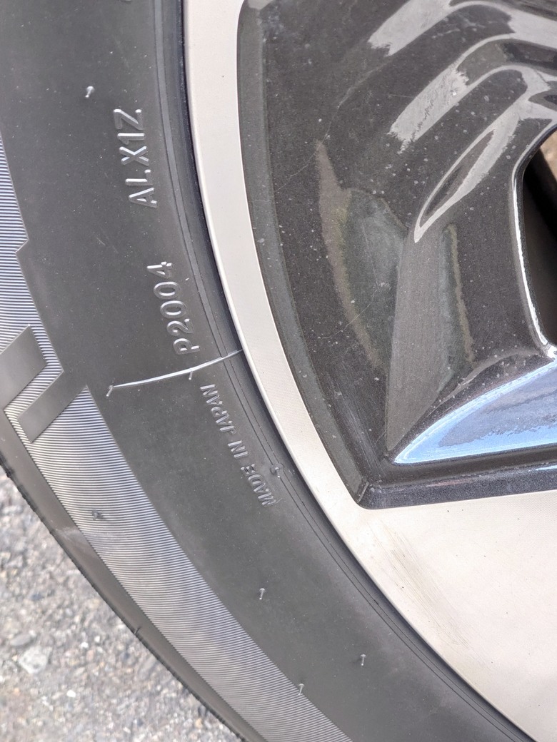 普利司通 Alenza LX100極簡心得 (春節更新簡單心得)