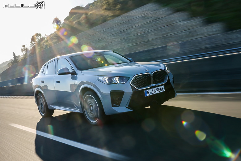 BMW iX2 xDrive30 葡萄牙試駕|重整旗鼓依舊叛逆,渾身電力再戰跑旅級距!